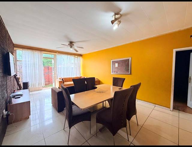 1 BEDROOM APARTMENT FOR SALE IN GERMISTON SOUTH